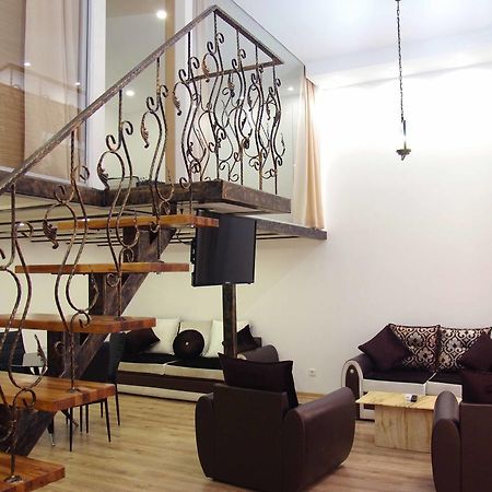 Apartment On Tabidze Tbilisi Exterior foto