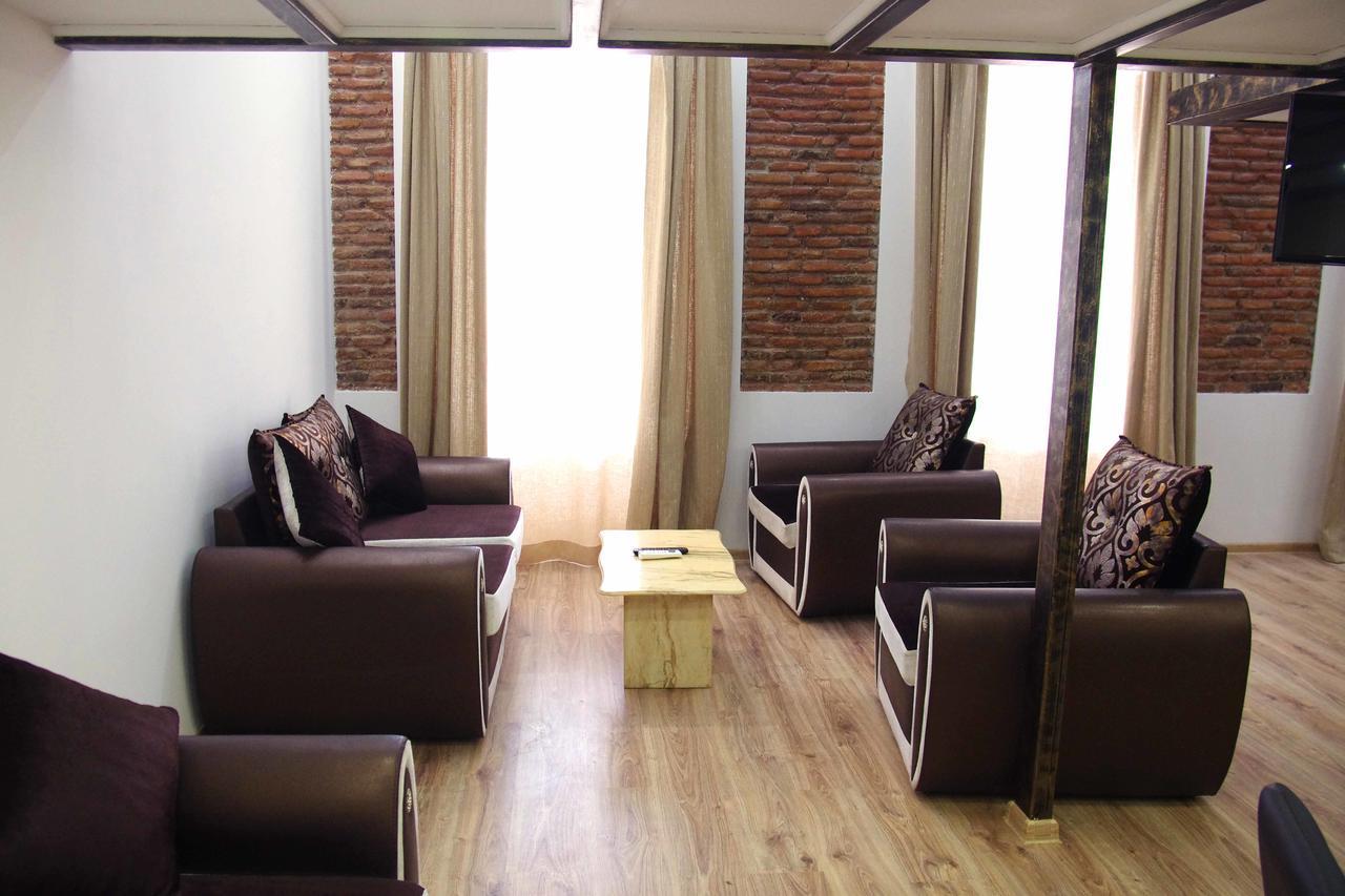 Apartment On Tabidze Tbilisi Exterior foto